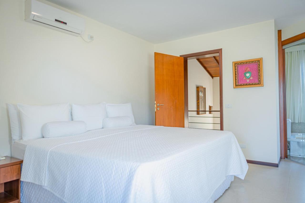 La Torre Resort All Inclusive Porto Seguro Eksteriør bilde A bedroom with a split-type air conditioner